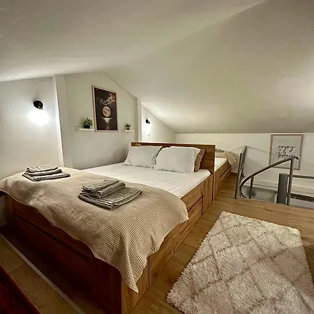 Old Town Loft 23